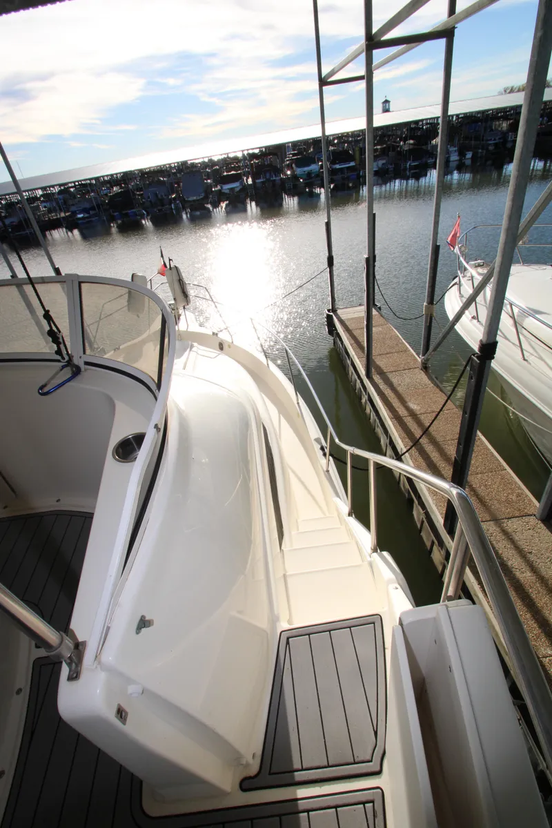 Slide: The Image of Silverton 392 Motor Yacht 2000 - 109