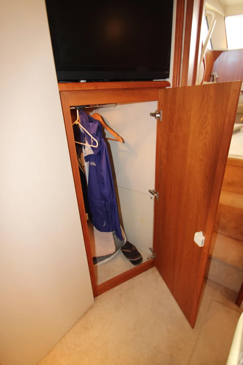 Slide: The Image of Silverton 392 Motor Yacht 2000 - 111