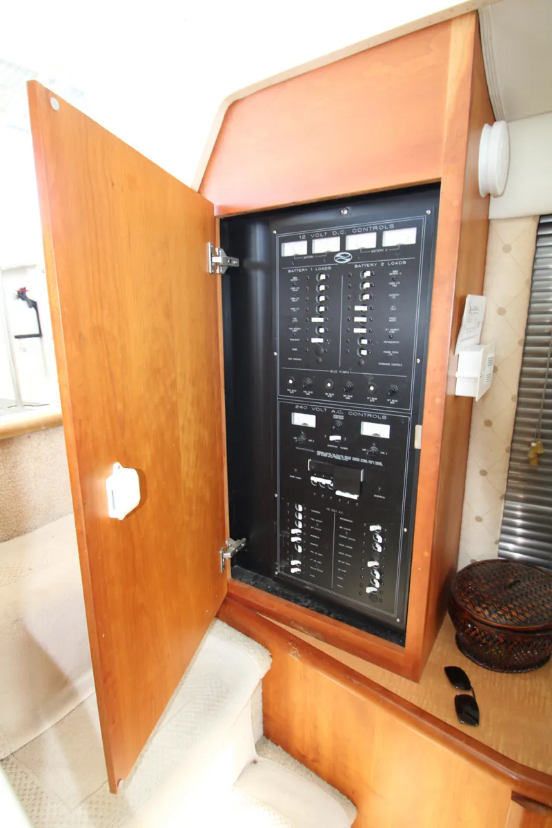 Slide: The Image of Silverton 392 Motor Yacht 2000 - 120