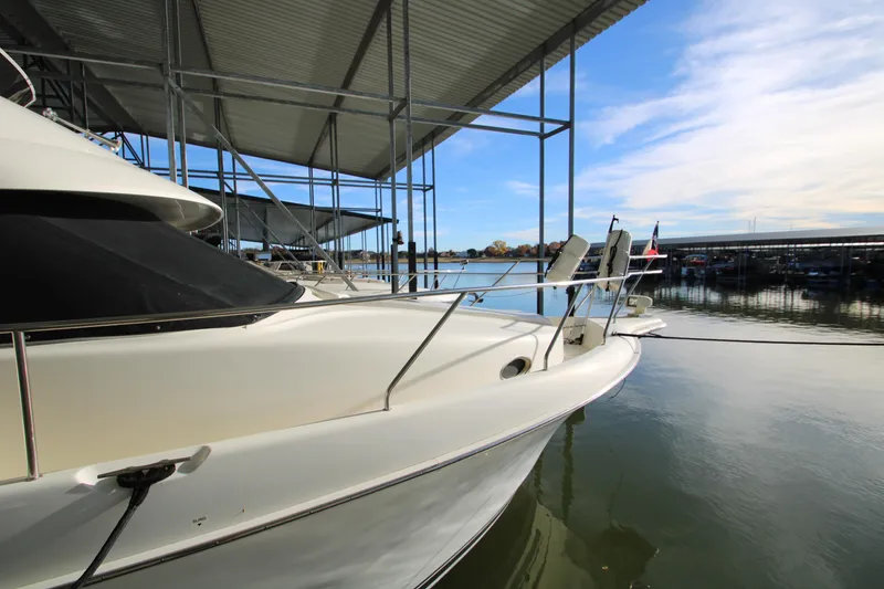 Slide: The Image of Silverton 392 Motor Yacht 2000 - 121