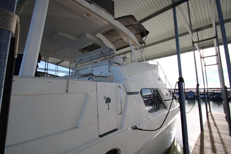 Slide: The Image of Silverton 392 Motor Yacht 2000 - 122