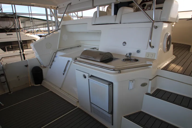 Slide: The Image of Silverton 392 Motor Yacht 2000 - 124