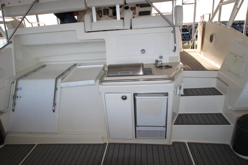 Slide: The Image of Silverton 392 Motor Yacht 2000 - 126