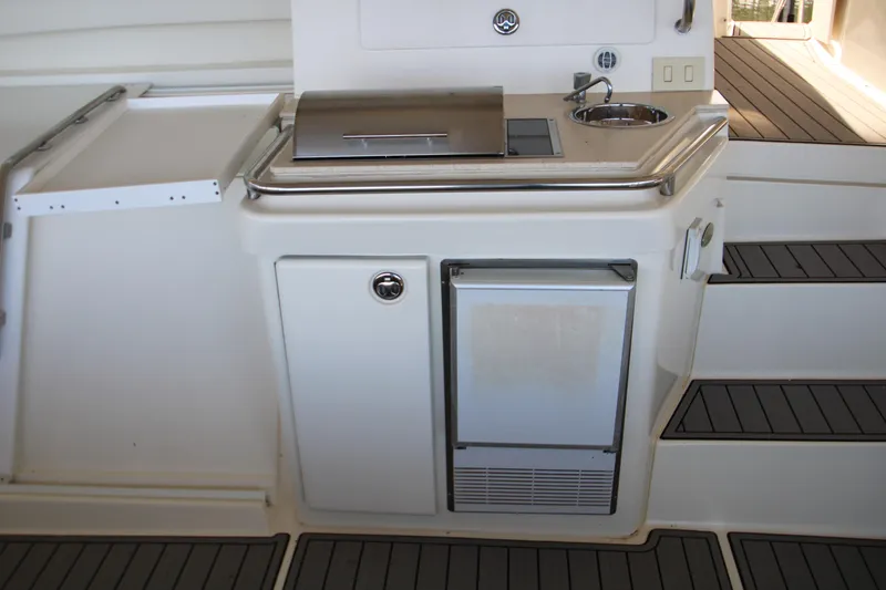 Slide: The Image of Silverton 392 Motor Yacht 2000 - 127