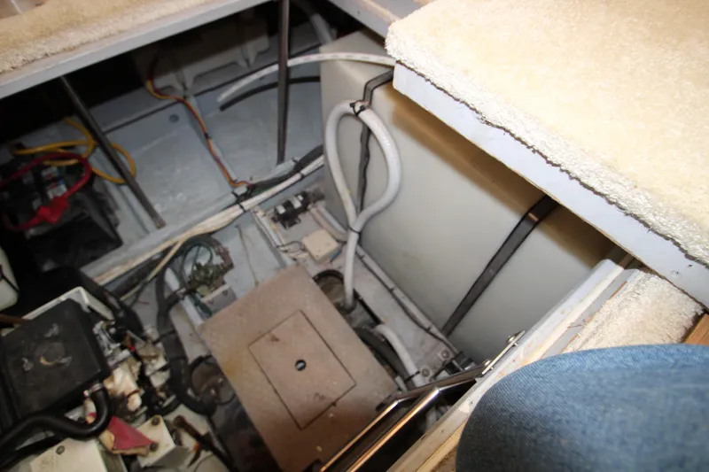 Slide: The Image of Silverton 392 Motor Yacht 2000 - 134