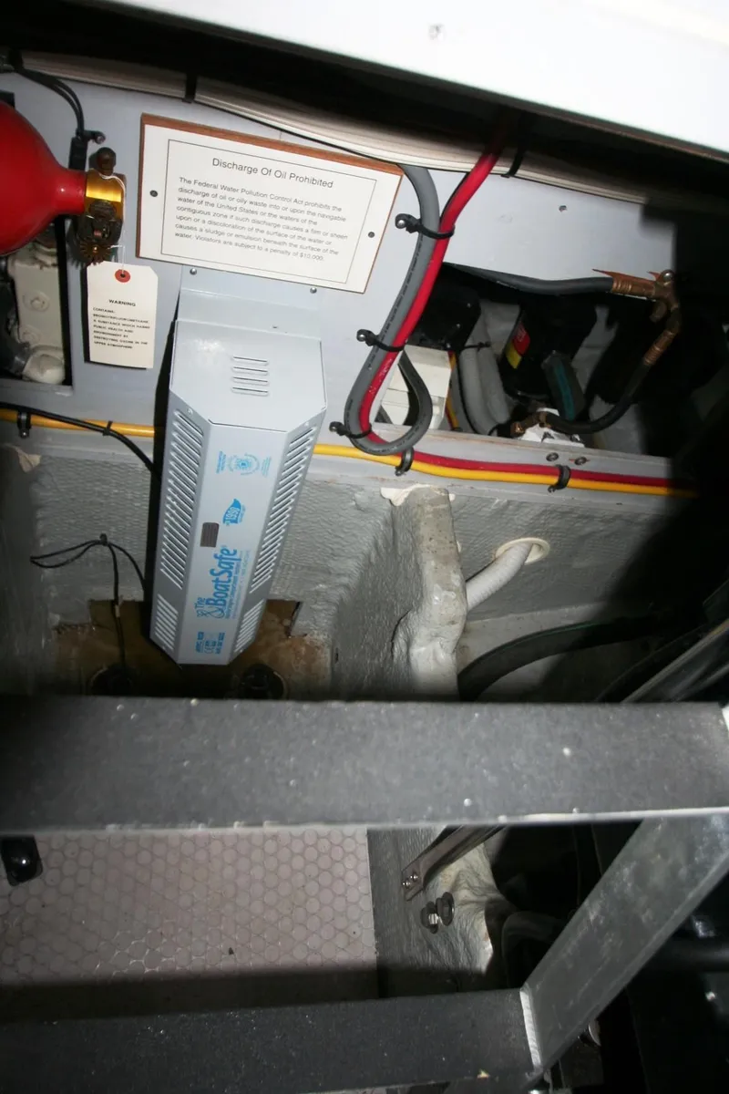 Slide: The Image of Silverton 392 Motor Yacht 2000 - 51