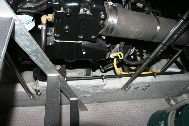 Slide: The Image of Silverton 392 Motor Yacht 2000 - 62