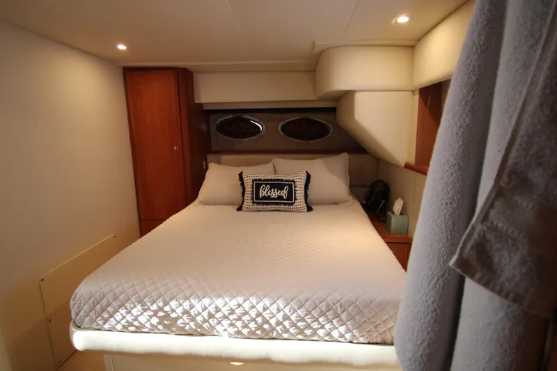 Slide: The Image of Silverton 392 Motor Yacht 2000 - 85