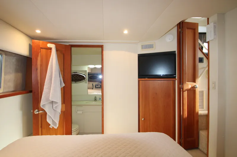 Slide: The Image of Silverton 392 Motor Yacht 2000 - 89