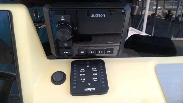 Slide: The Image of Sea Pro 250 Bay 2024 - 13