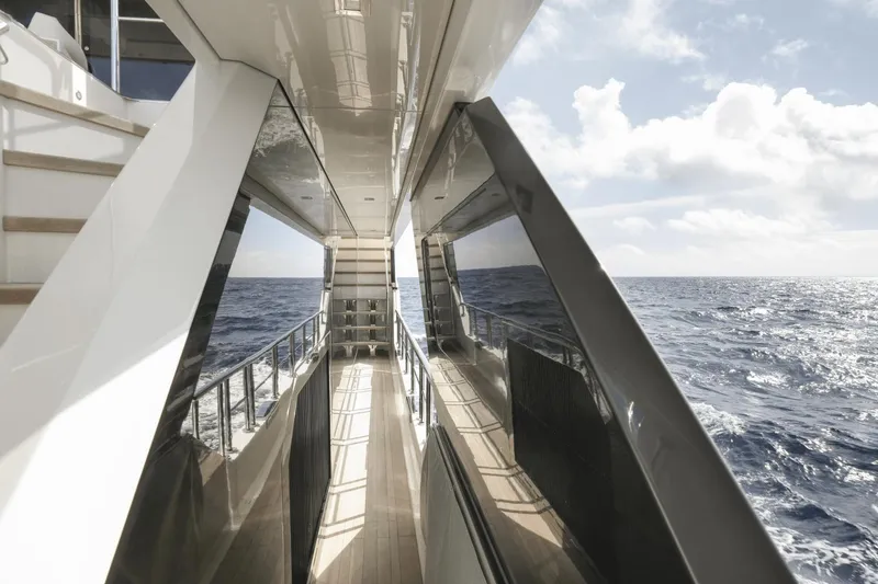 Slide: The Image of Ocean Alexander 32E 2023 yacht deck with ocean view and modern design. - 48