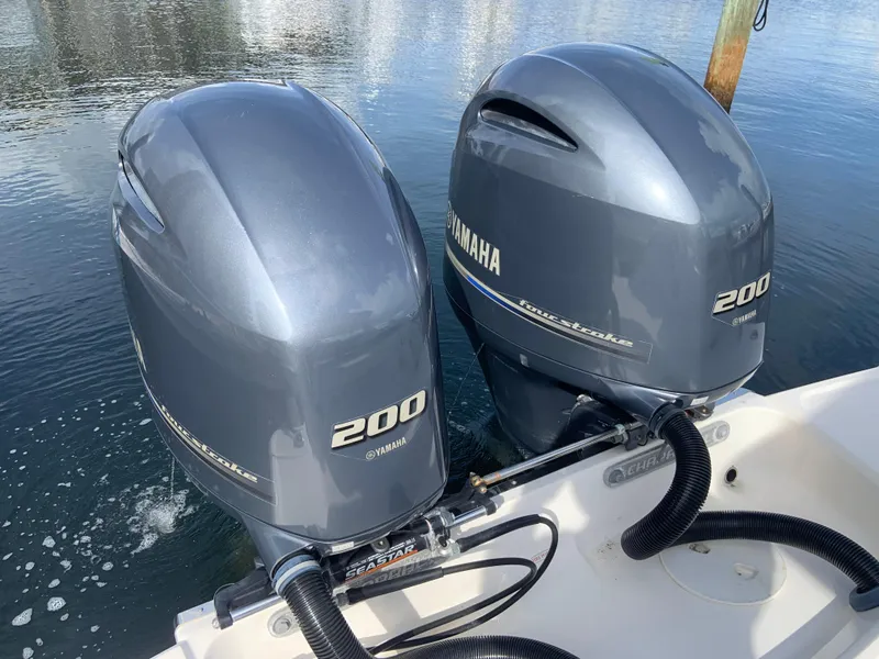 Slide: The Image of Twin Yamaha 200 outboard engines on a 2020 Chaparral 280 OSX boat. - 20