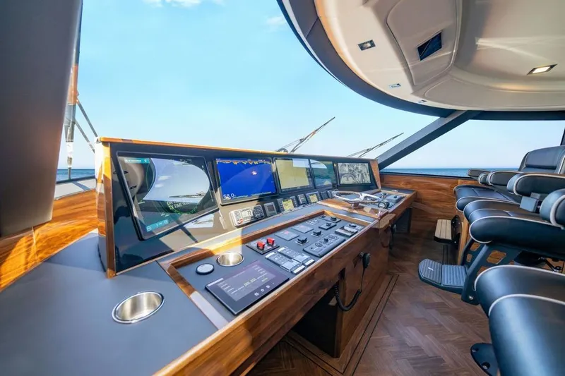 Slide: The Image of Viking 90 Enclosed Bridge 2027 - 10