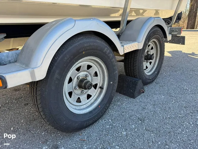 Slide: The Image of 2010 Trophy 2152 WA for sale in Rogers, AR - 10