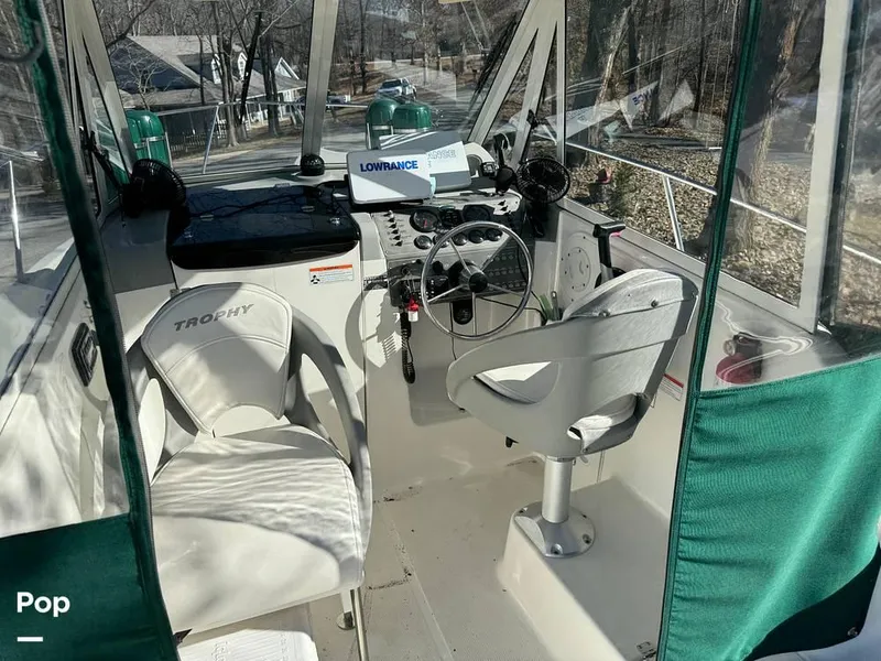 Slide: The Image of 2010 Trophy 2152 WA for sale in Rogers, AR - 21