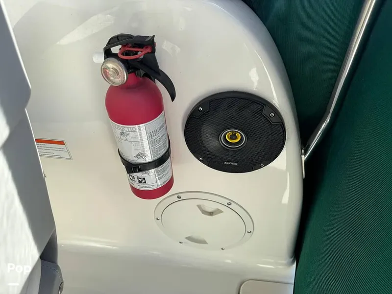 Slide: The Image of 2010 Trophy 2152 WA for sale in Rogers, AR - 27