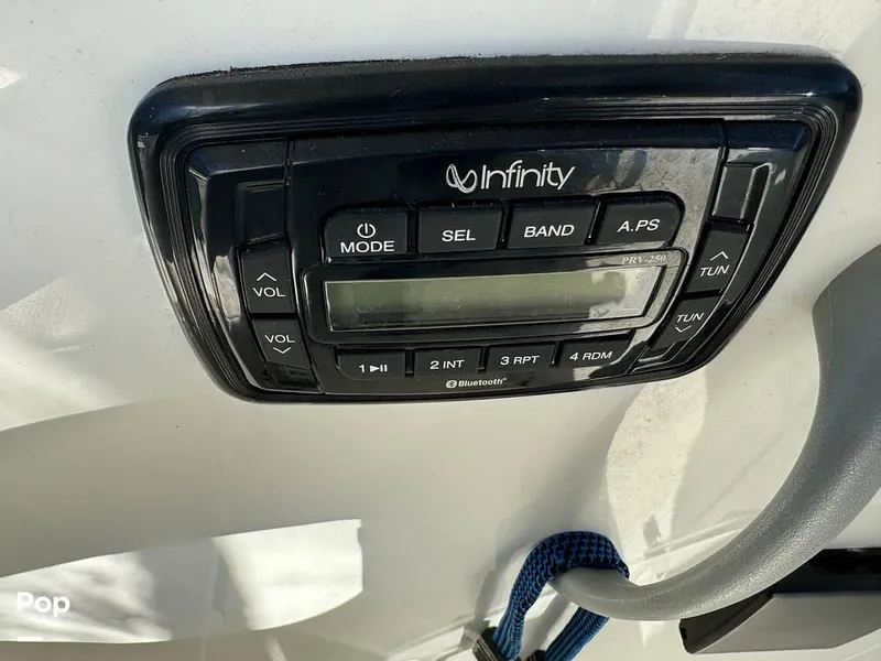 Slide: The Image of 2010 Trophy 2152 WA for sale in Rogers, AR - 29