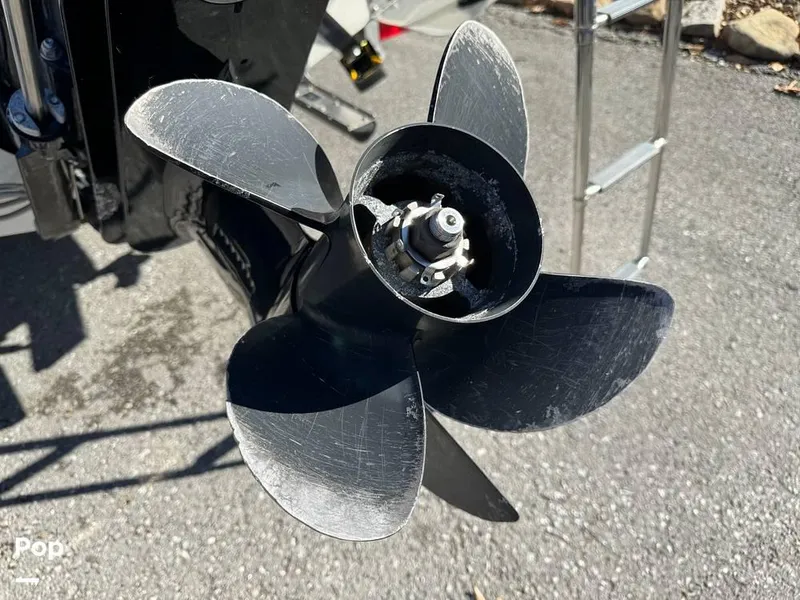 Slide: The Image of 2010 Trophy 2152 WA for sale in Rogers, AR - 43