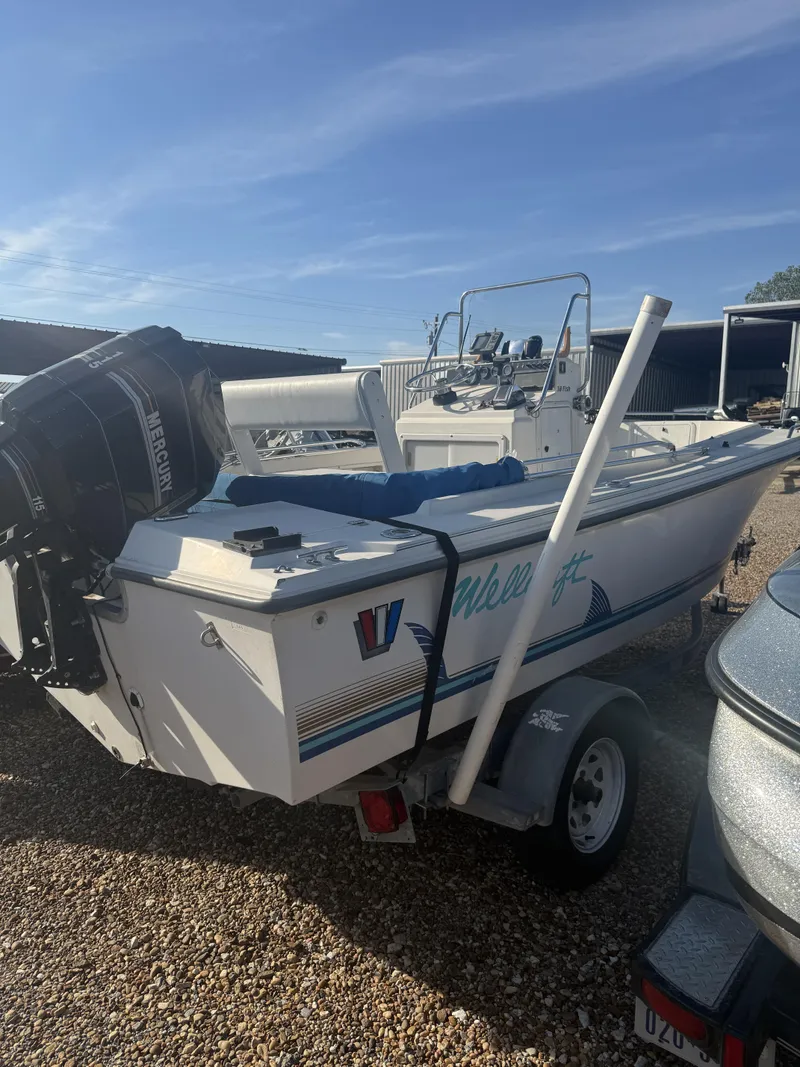 Slide: The Image of Wellcraft FISH 18 CENTER CONSOLE 1993 - 19