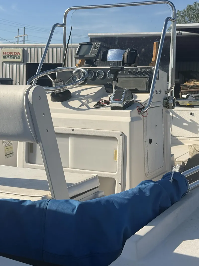 Slide: The Image of Wellcraft FISH 18 CENTER CONSOLE 1993 - 7