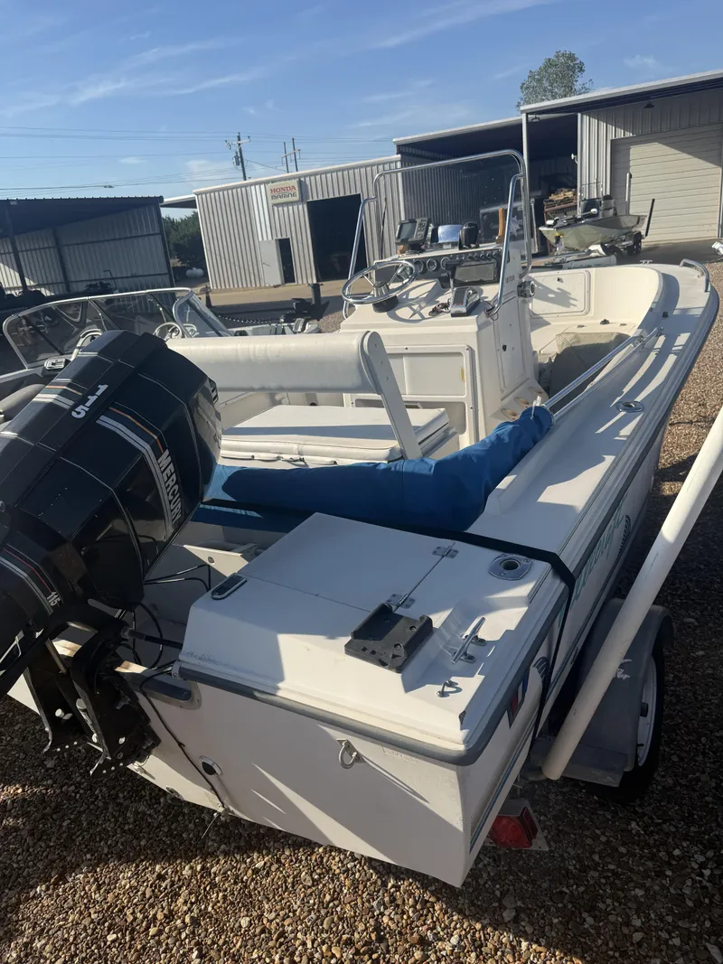 Slide: The Image of Wellcraft FISH 18 CENTER CONSOLE 1993 - 13