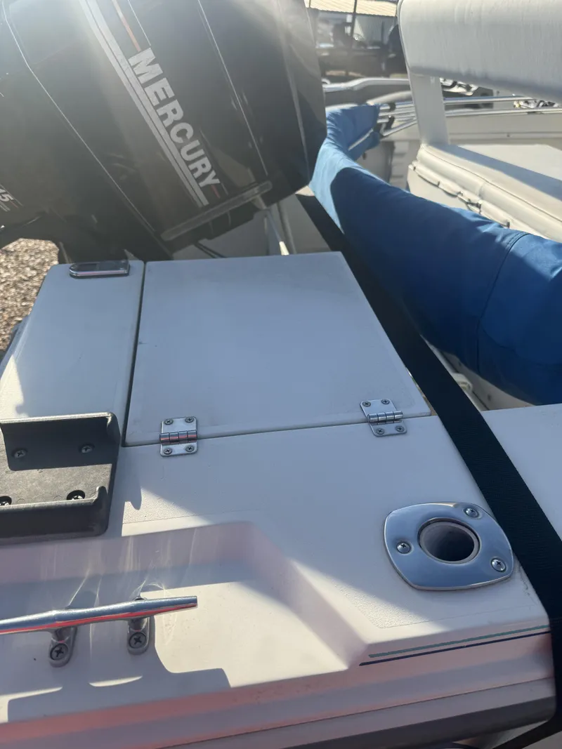 Slide: The Image of Wellcraft FISH 18 CENTER CONSOLE 1993 - 12