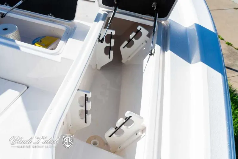 Slide: The Image of Sea Fox 251 BayFox Center Console 2024 - 10