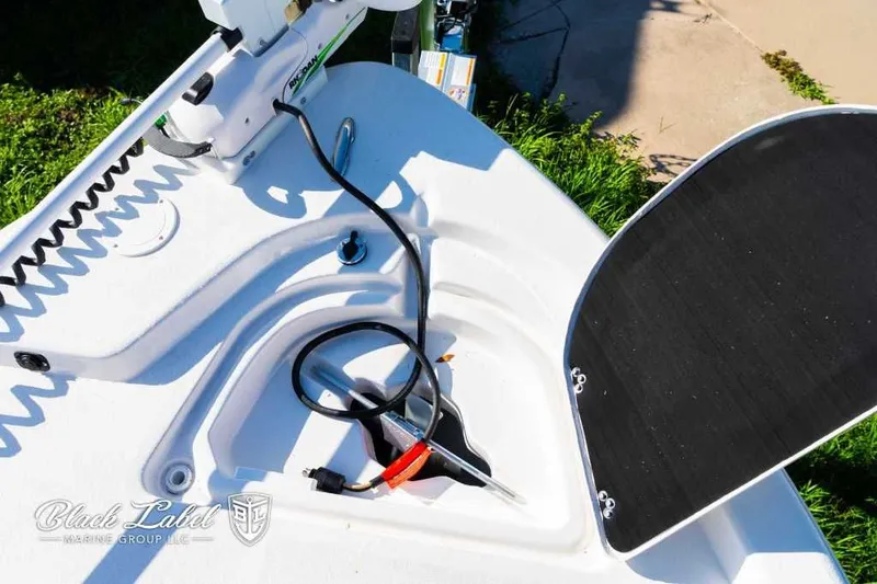 Slide: The Image of Sea Fox 251 BayFox Center Console 2024 - 14