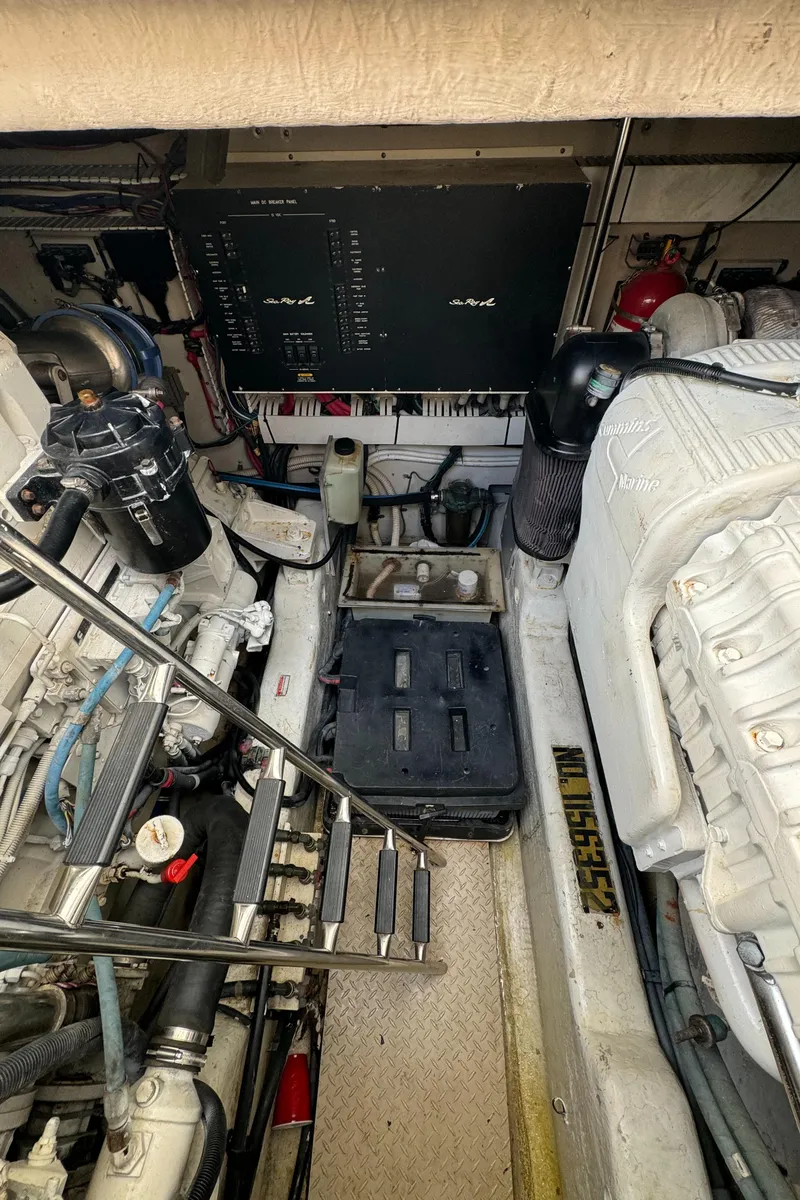 Slide: The Image of Engine room of a 2004 Sea Ray 500 Sundancer yacht. - 18