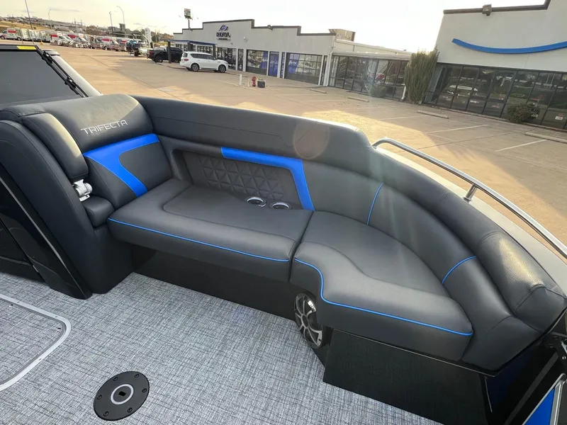 Slide: The Image of Trifecta 25Sport C9 DC 3.0 2024 - 11