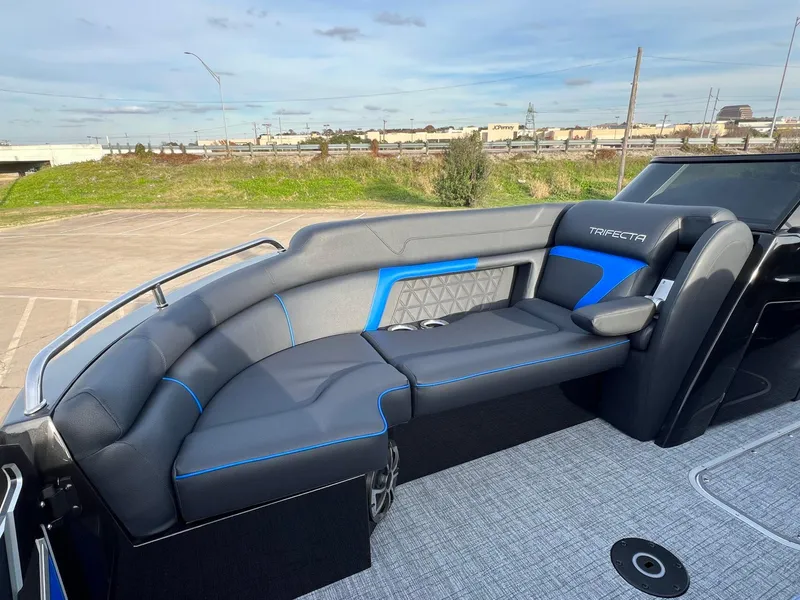 Slide: The Image of Trifecta 25Sport C9 DC 3.0 2024 - 12