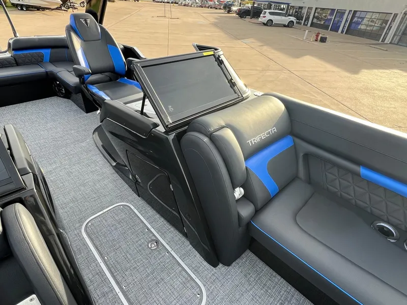 Slide: The Image of Trifecta 25Sport C9 DC 3.0 2024 - 13