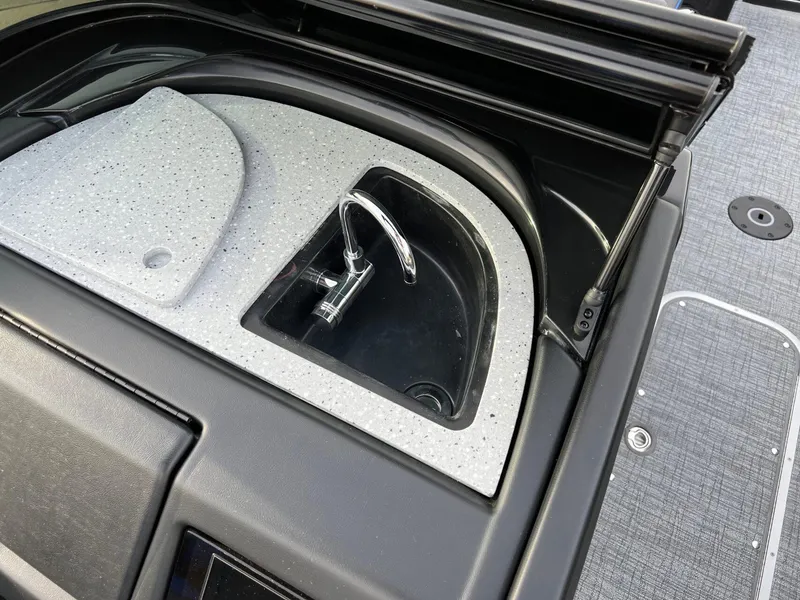 Slide: The Image of Trifecta 25Sport C9 DC 3.0 2024 - 23