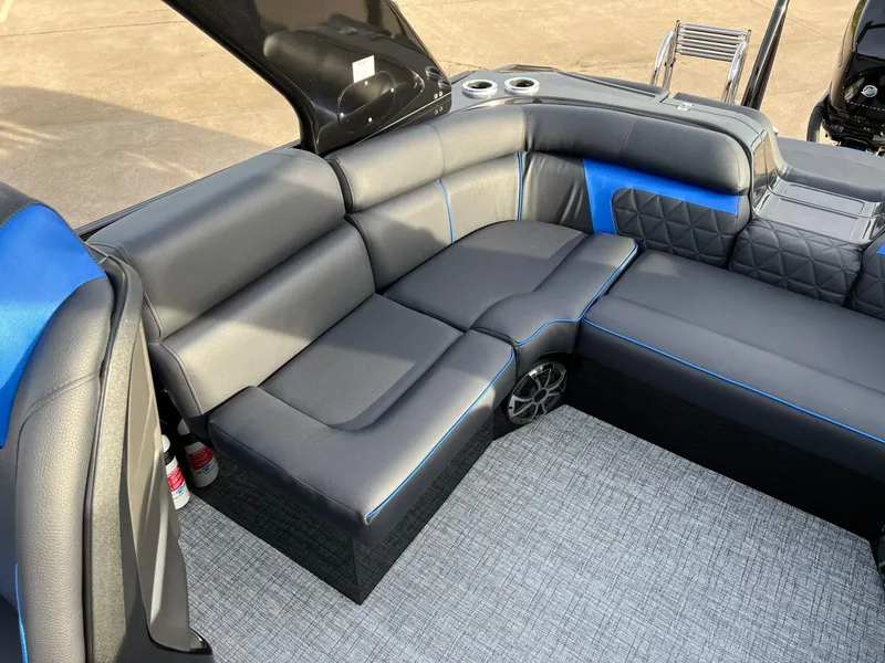 Slide: The Image of Trifecta 25Sport C9 DC 3.0 2024 - 25