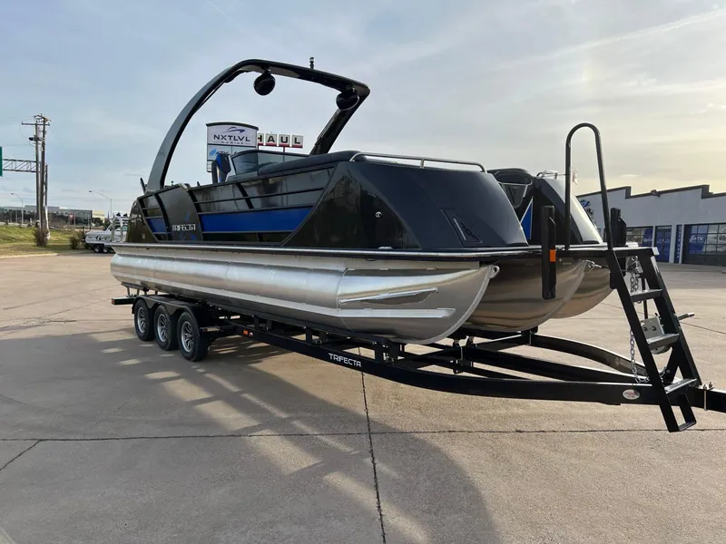 Slide: The Image of Trifecta 25Sport C9 DC 3.0 2024 - 4