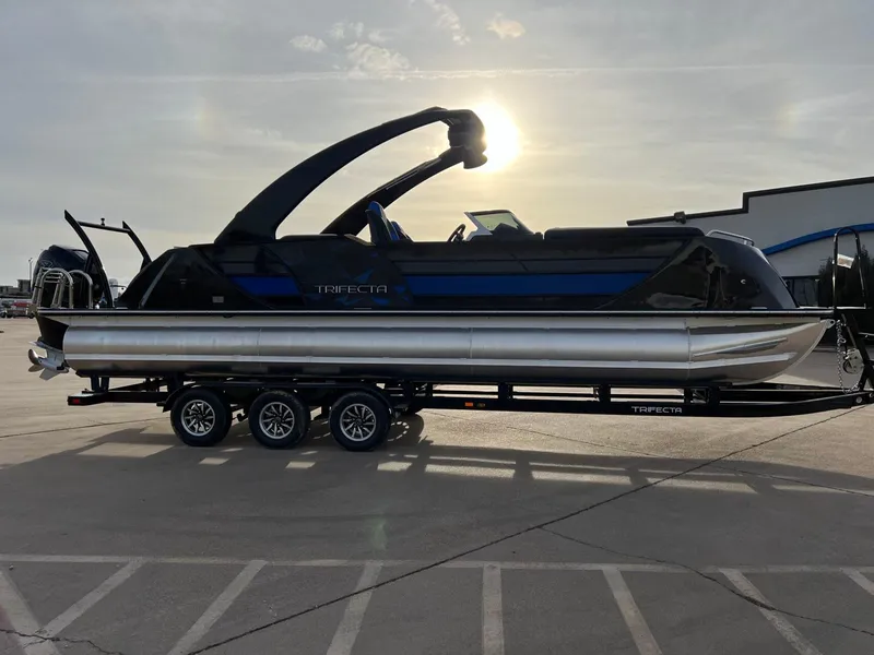 Slide: The Image of Trifecta 25Sport C9 DC 3.0 2024 - 5