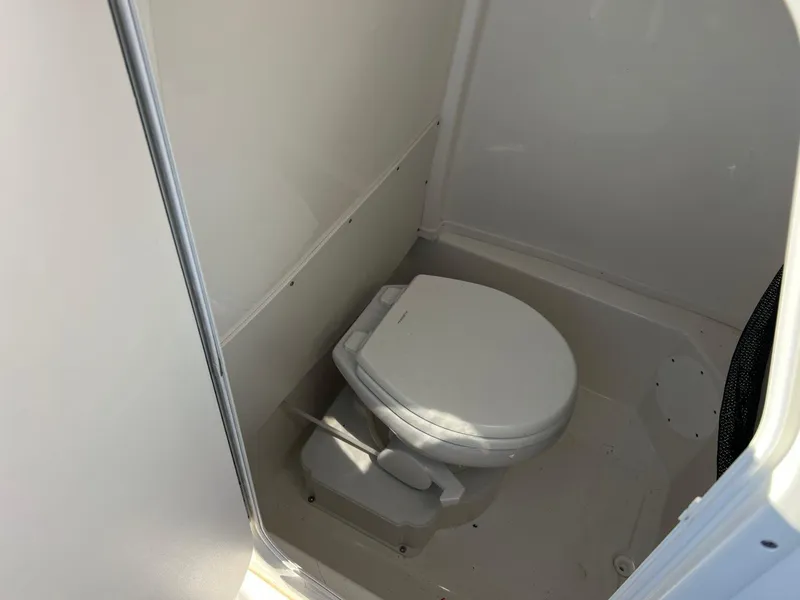 Slide: The Image of NauticStar 24 XS 2023 - 18