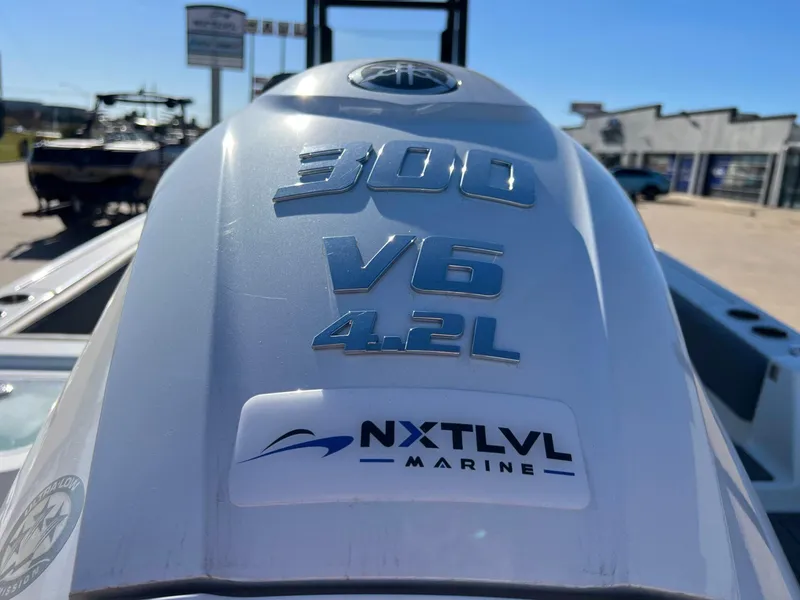 Slide: The Image of NauticStar 24 XS 2023 - 6