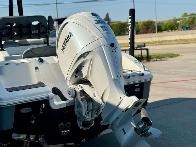 Slide: The Image of NauticStar 24 XS 2023 - 8