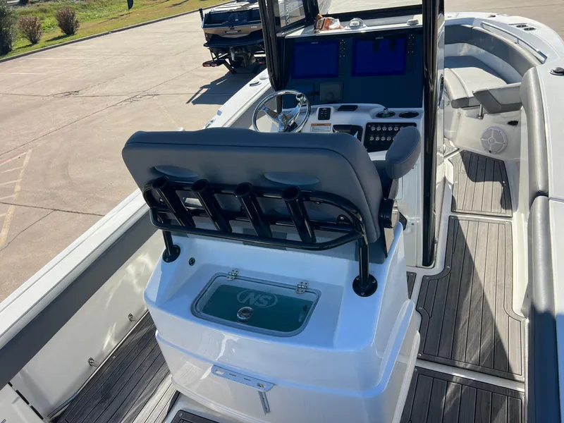 Slide: The Image of NauticStar 24 XS 2023 - 9