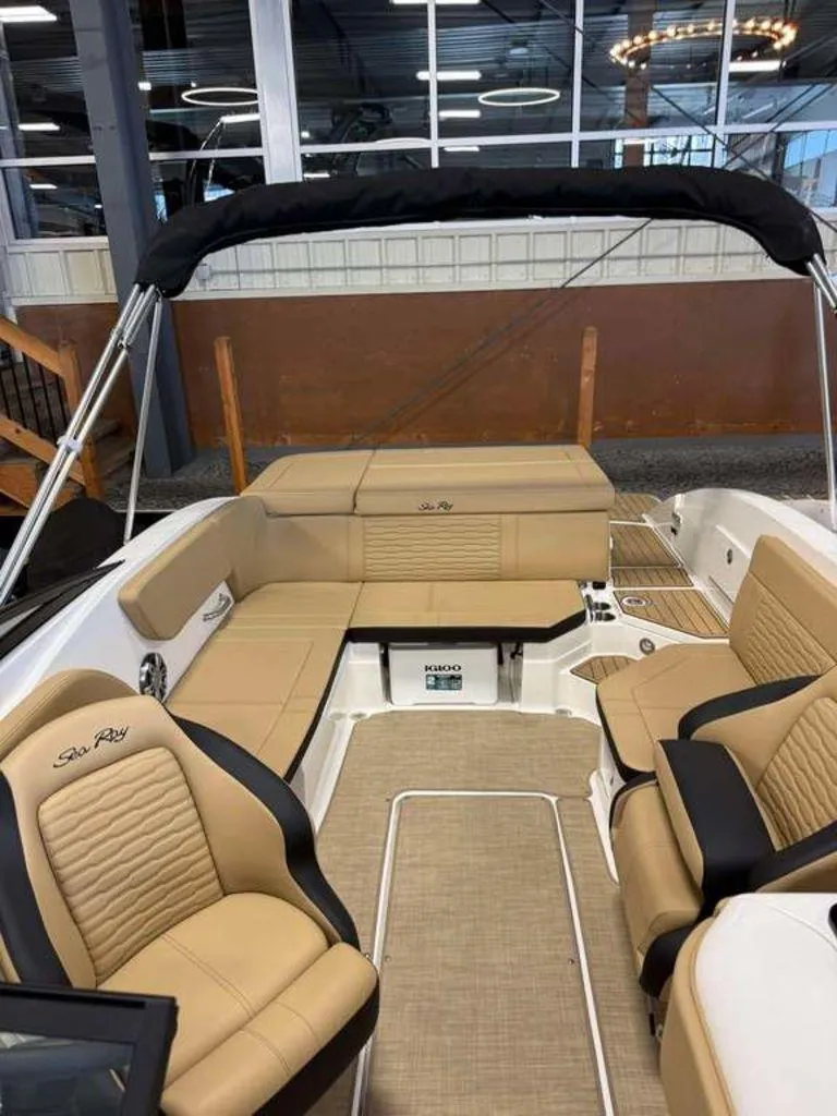 Slide: The Image of Sea Ray SPX 230 2024 - 4