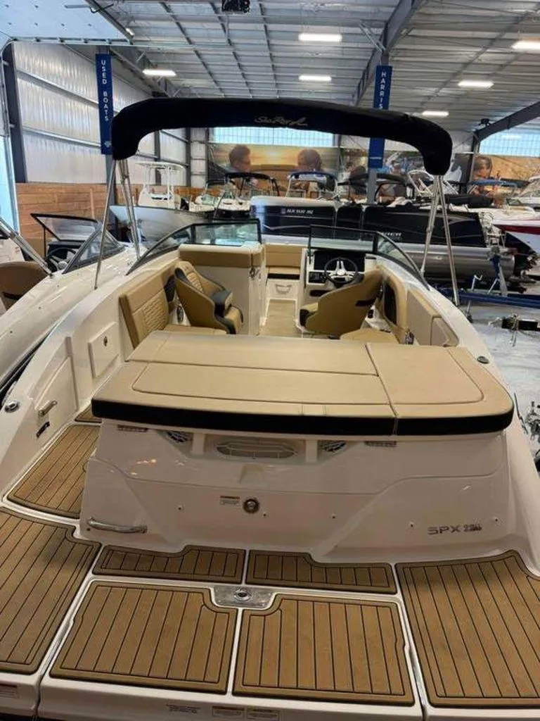 Slide: The Image of Sea Ray SPX 230 2024 - 7