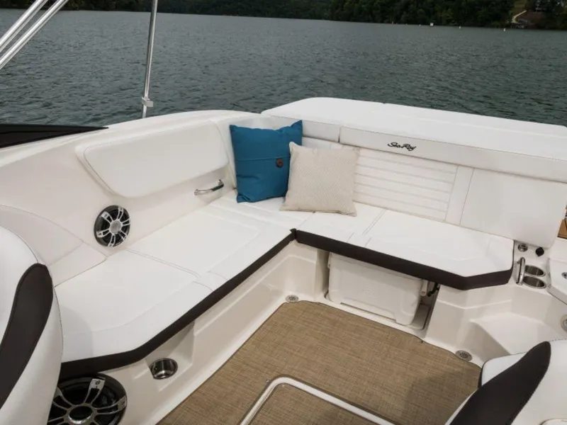 Slide: The Image of Sea Ray SPX 230 2024 - 5