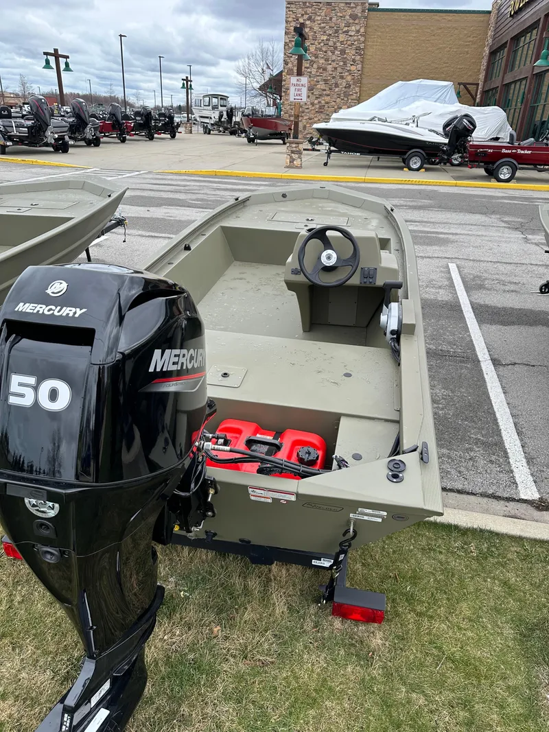 Slide: The Image of 2024 Tracker Grizzly 1648 SC boat with Mercury 50 HP outboard motor. - 3