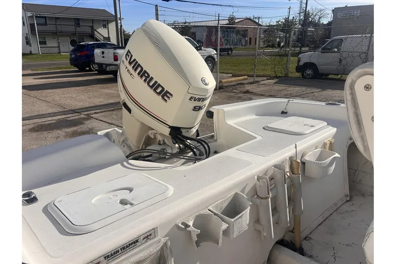 Slide: The Image of 2008 Sundance B18CC boat with Evinrude 90 HP outboard motor. - 10