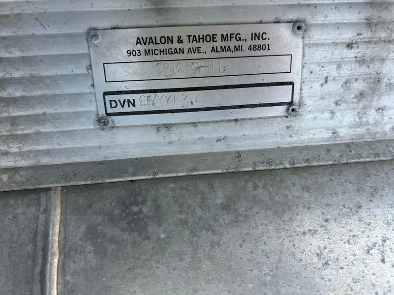 Slide: The Image of Metal identification plate on a 2014 Avalon 2285 Catalina Cruise Twin Toon boat. - 16