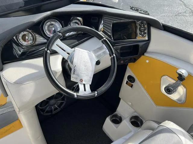 Slide: The Image of Tigé Z3 2013 - 6