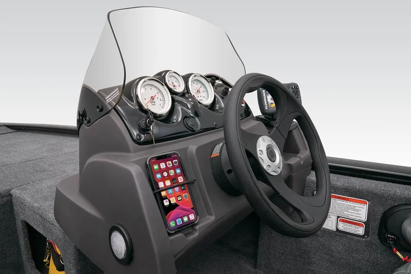 Slide: The Image of Tracker Pro 170 2024 - 19
