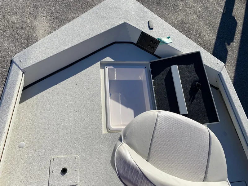 Slide: The Image of 2024 Ranger Boats RB200 - 16