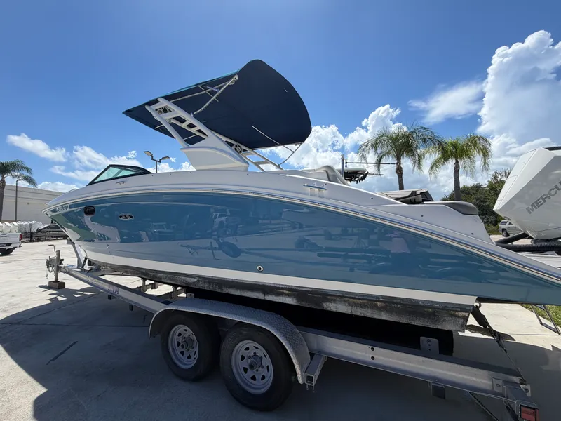 Slide: The Image of Sea Ray 270 SDX OB 2022 - 1
